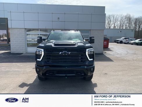 Used 2024 Chevrolet Silverado 2500 LT w/ Midnight Edition image 1