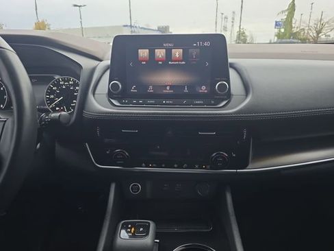 Used 2023 Nissan Rogue SV w/ SV Premium Package image 23