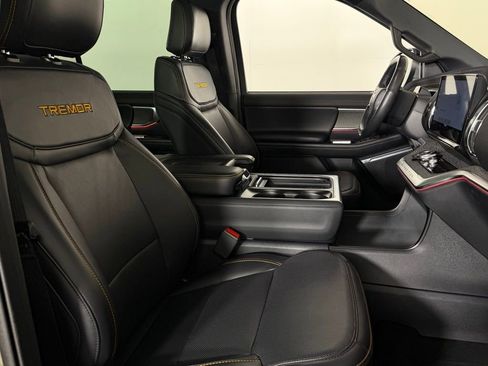 Used 2025 Ford Expedition Tremor image 35