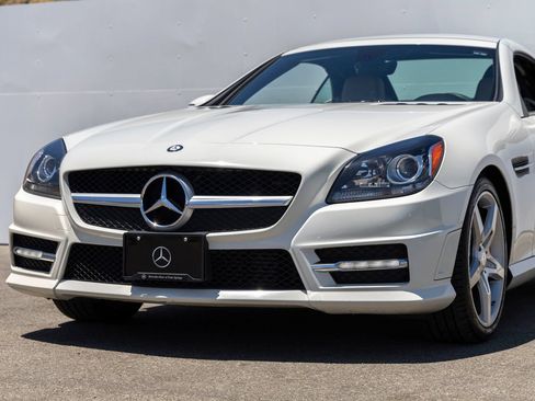 Used 2012 Mercedes-Benz SLK 250 image 6