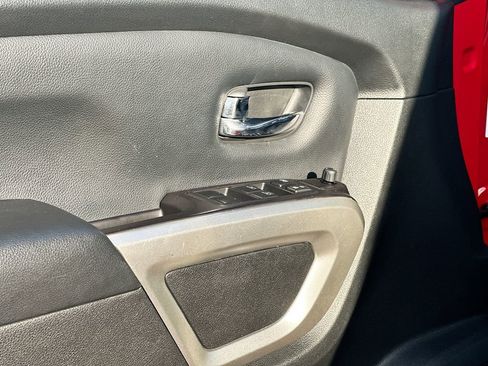 Used 2020 Nissan Titan SV w/ SV Convenience Package image 18
