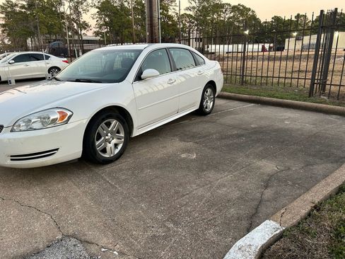 Used 2014 Chevrolet Impala LT FWD image 4