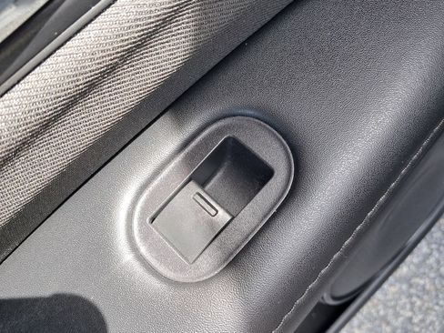 Used 2019 Honda HR-V LX image 14