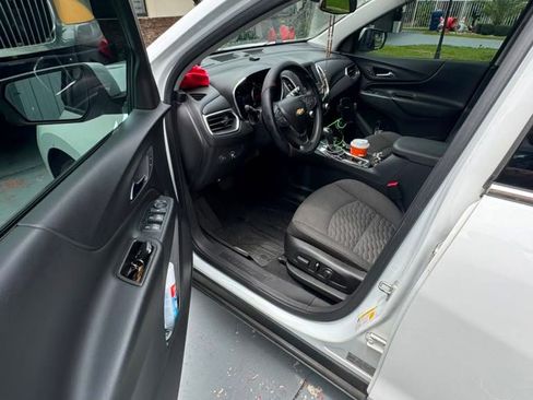 Used 2020 Chevrolet Equinox LT w/ LPO, Floor Liner Package FWD image 8