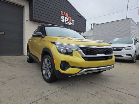Used 2021 Kia Seltos S AWD/4WD image 1
