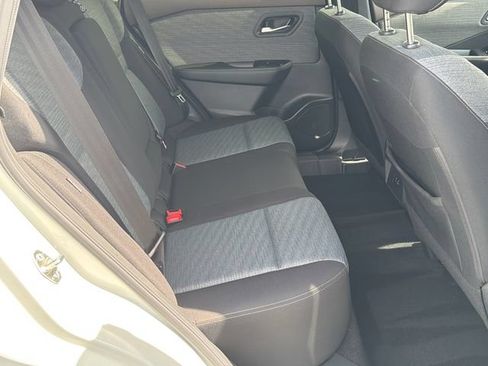 Used 2023 Nissan Rogue SV FWD image 15