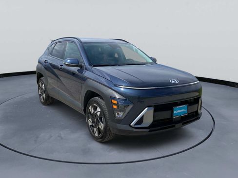 Used 2025 Hyundai Kona SEL AWD/4WD image 3