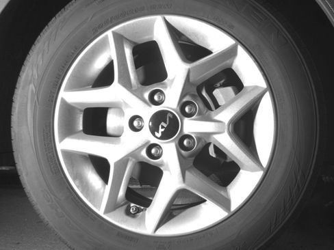 Used 2025 Kia Soul LX w/ LX Technology Package FWD image 22