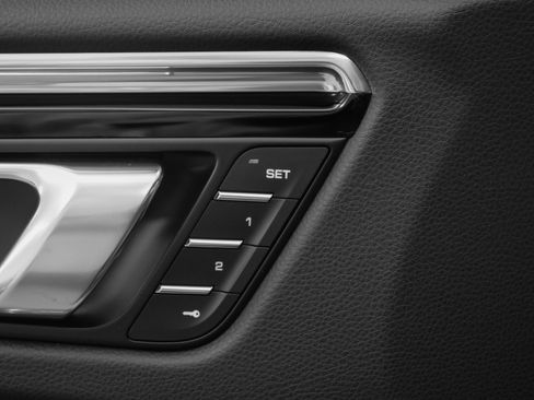 Certified 2025 Porsche Macan image 24