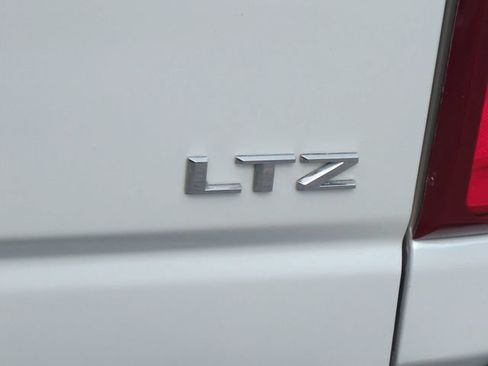 Used 2022 Chevrolet Silverado 3500 LTZ w/ LTZ Convenience Package AWD/4WD image 13
