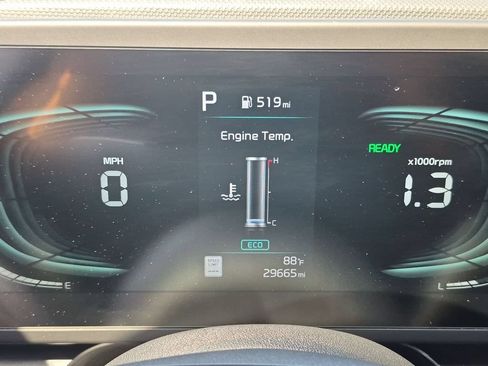 Used 2025 Kia Niro LX FWD image 16