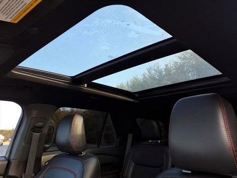 Used 2024 Ford Explorer ST-Line w/ Class IV Trailer Tow Package image 13