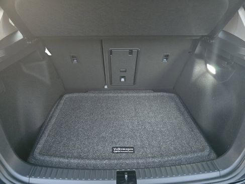 New 2025 Volkswagen Taos SEL image 12