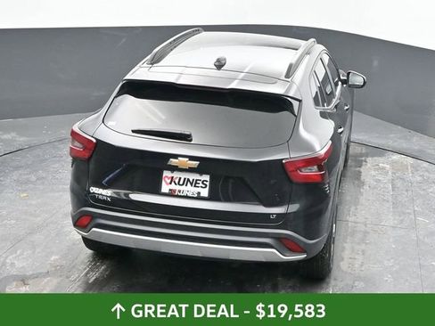 Used 2025 Chevrolet Trax LT image 42