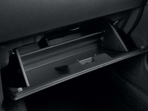 Used 2014 Dodge Challenger SXT image 10