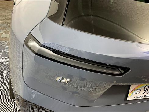 Used 2025 BMW iX xDrive50 w/ Sport Package image 27