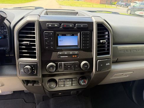 Used 2020 Ford F250 XL w/ STX Appearance Package AWD/4WD image 23