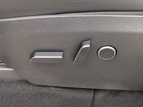 Used 2023 Tesla Model Y Long Range image 21