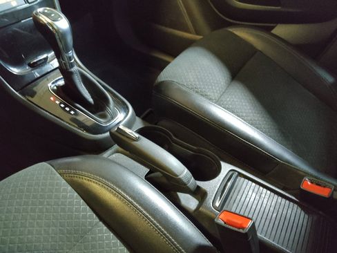 Used 2020 Buick Encore Preferred FWD image 26