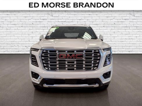 Used 2025 GMC Yukon XL Denali AWD/4WD image 7