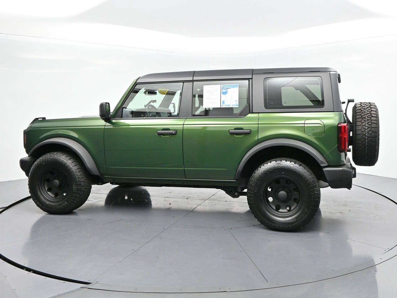 Used 2025 Ford Bronco 4-Door AWD/4WD image 4