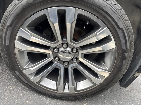 Used 2017 GMC Yukon Denali w/ Open Road Package AWD/4WD image 8