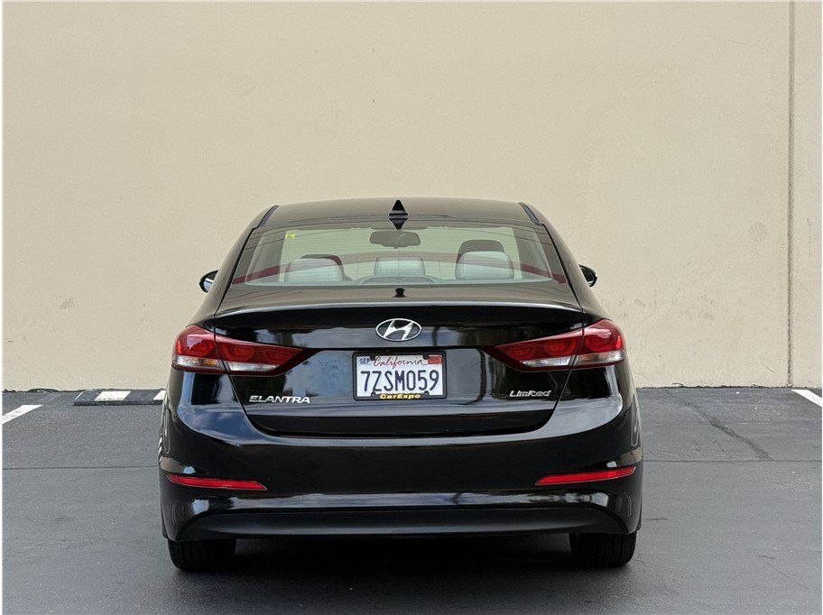Used 2017 Hyundai Elantra Limited FWD image 5