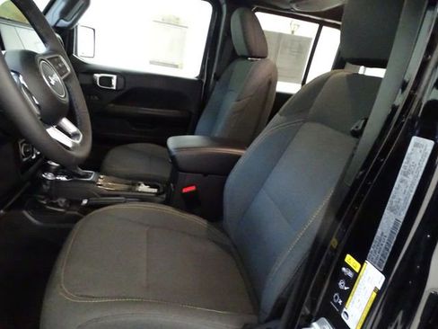 Certified 2025 Jeep Wrangler Unlimited Sahara AWD/4WD image 2