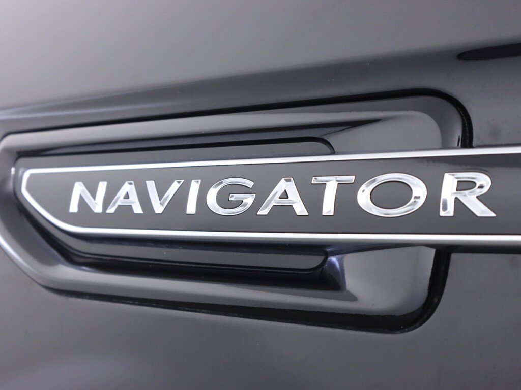 Used 2020 Lincoln Navigator L Reserve w/ Equipment Group 208A Reserve AWD/4WD image 44