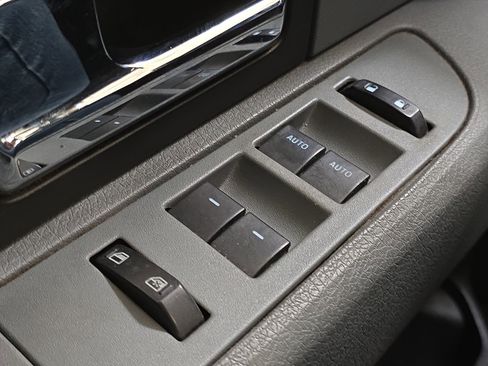 Used 2013 Ford F150 XLT w/ XLT Chrome Pkg image 12