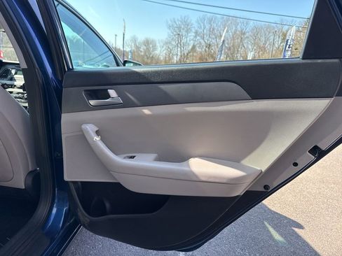 Used 2017 Hyundai Sonata SE image 25