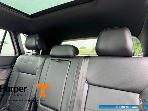 Used 2022 Volkswagen Atlas Cross Sport SE w/ Panoramic Sunroof Package FWD image 9