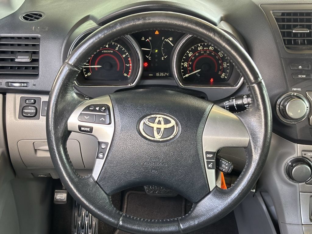 Used 2012 Toyota Highlander SE w/ Tow Pkg FWD image 10
