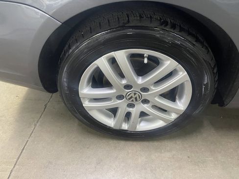 Used 2010 Volkswagen Jetta TDI FWD image 12