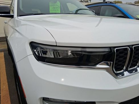 Used 2023 Jeep Grand Cherokee Limited w/ Luxury Tech Group II AWD/4WD image 9