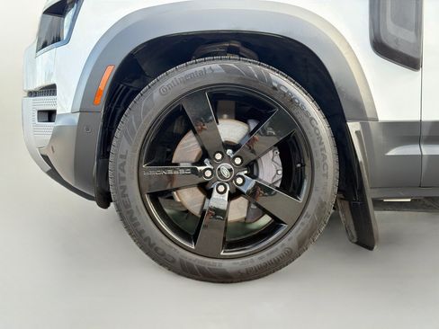 Used 2022 Land Rover Defender 110 S AWD/4WD image 43