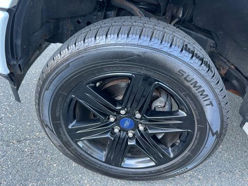 Used 2019 Ford F150 Lariat w/ Equipment Group 502A Luxury AWD/4WD image 27