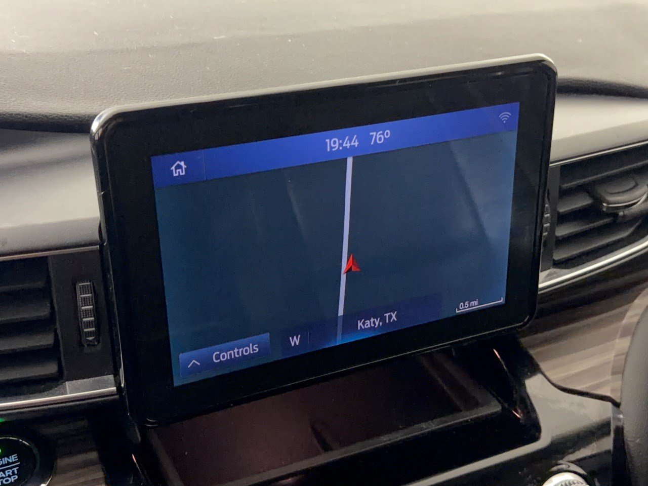 Used 2021 Ford Explorer Limited w/ Hybrid Equipment Group 310A RWD image 23