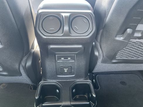 Used 2021 Jeep Wrangler Rubicon AWD/4WD image 21