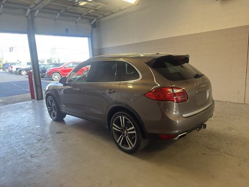 Used 2012 Porsche Cayenne S AWD/4WD image 5