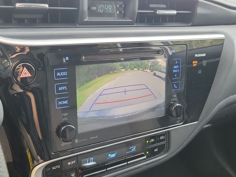Used 2017 Toyota Corolla LE w/ LE Premium Package w/Moonroof FWD image 30