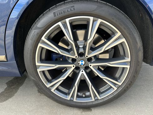 Used 2021 BMW X7 M50i image 13