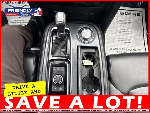 Used 2024 Nissan Armada SV image 31