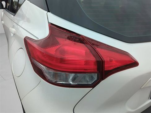 Certified 2019 Nissan Kicks SR w/ SR Premium Package image 46