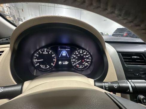 Used 2015 Nissan Altima 2.5 SV w/ Convenience Package FWD image 14