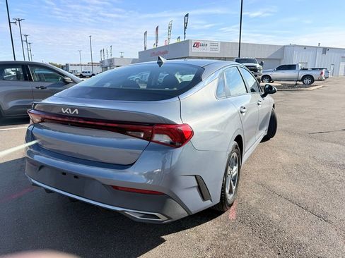 Used 2022 Kia K5 LX image 8