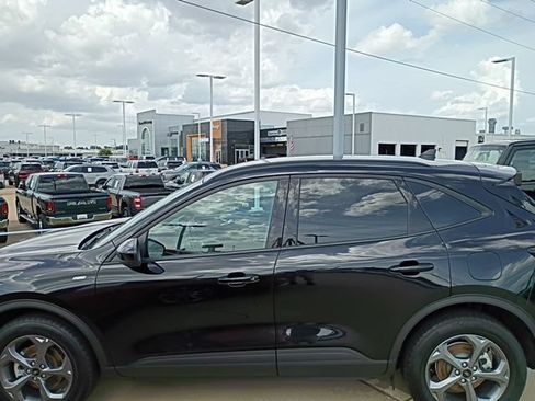 Used 2025 Ford Escape ST-Line Select AWD/4WD image 9
