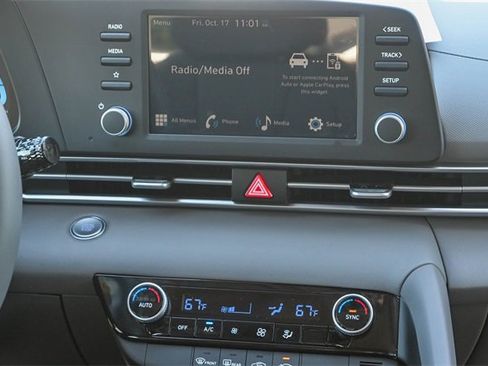 Certified 2025 Hyundai Elantra Sport image 16