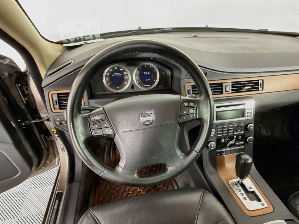 Used 2009 Volvo XC70 T6 AWD/4WD image 12