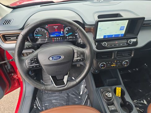 Used 2022 Ford Maverick Lariat w/ Lariat Luxury Package image 18